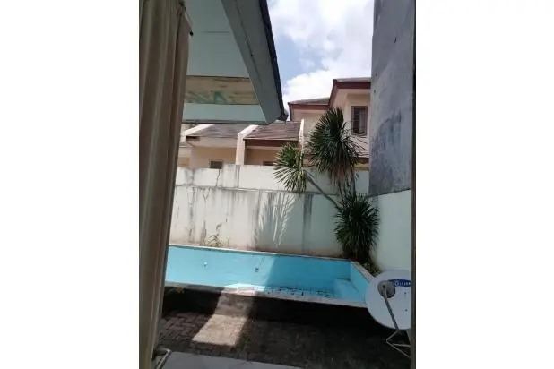 Rumah Kolam Renang Dijual di Bahama Deltamas Cikarang